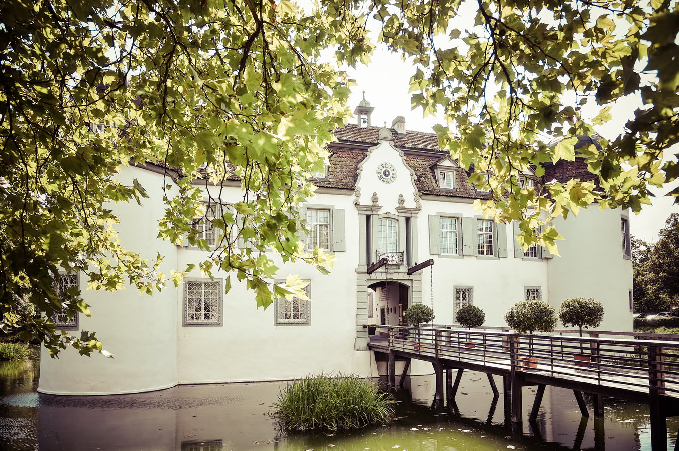 Schloss Bottmingen: Aussenansicht