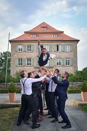 Der Hochzeitsfotograf in Atzelsberg Heiraten in Atzelsberg Hochzeits Fotograf Erlangen Get Ready - 